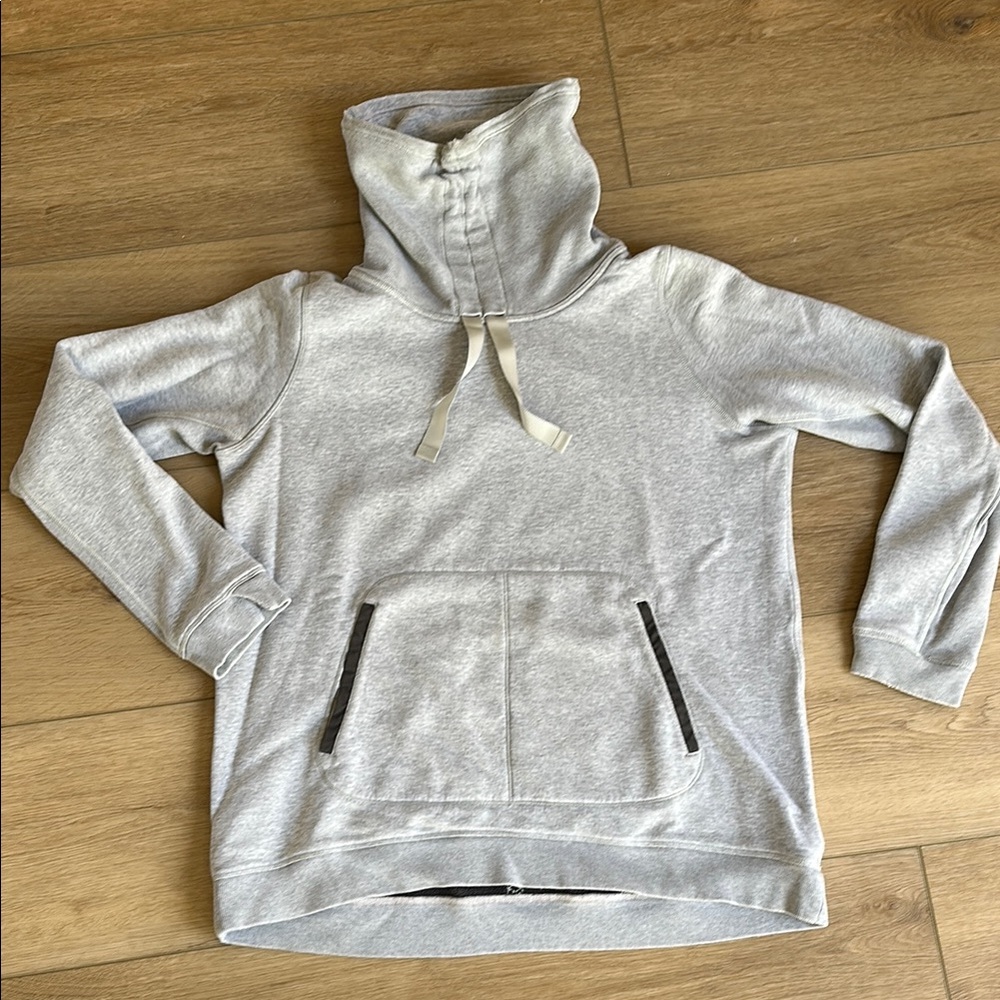 Lululemon funnel neck sweatshirt w front pockets